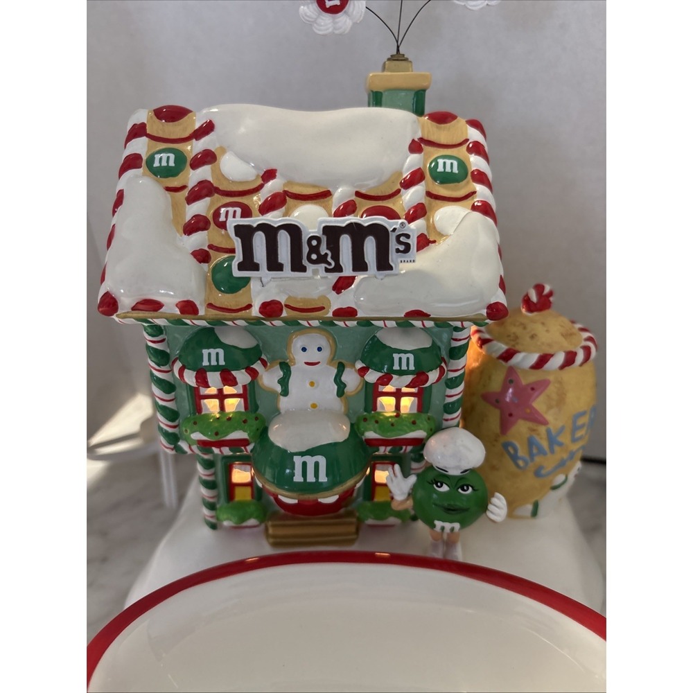 Dept 56 M&M's Christmas Bakery Lighted House Building &‎ Candy Dish With Light